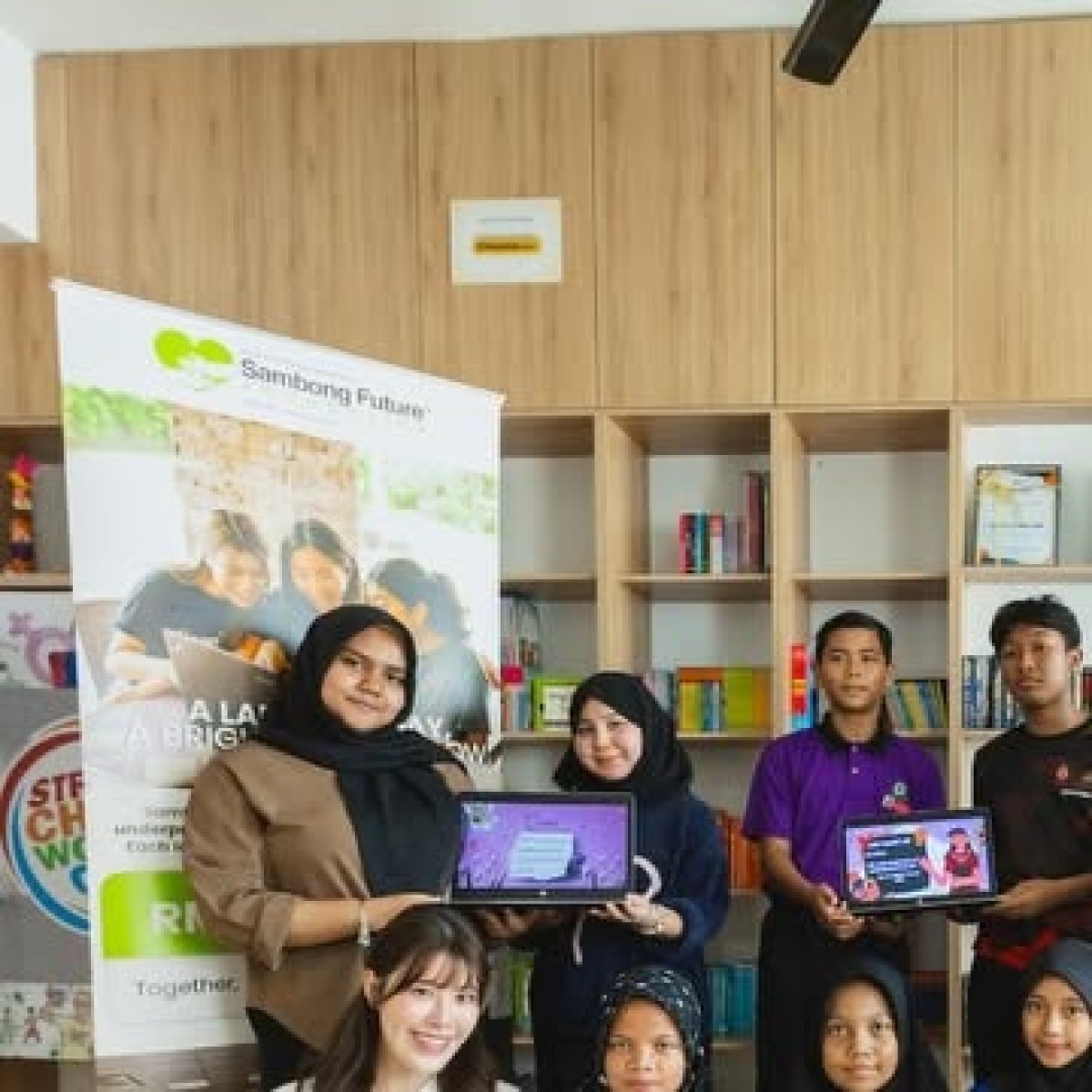 10 STUDENTS SPONSORED WITH YAYASAN CHOW KIT